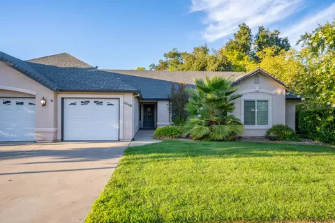 Exterior - 2678 Queens Way, Redding, CA 96001 photo 3 of 10