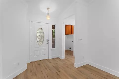Entry Way - 2678 Queens Way, Redding, CA 96001 photo 1 of 3