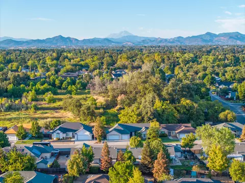 View/Area - 2678 Queens Way, Redding, CA 96001 photo 2 of 3