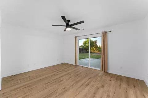 Bedroom - 2678 Queens Way, Redding, CA 96001 photo 5 of 12