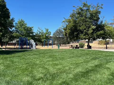 4314 Lynbrook Loop, Redding, CA 96002 photo 3