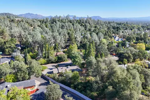 View/Area - 3059 Quartz Hill Rd, Redding, CA 96003 photo 6 of 13