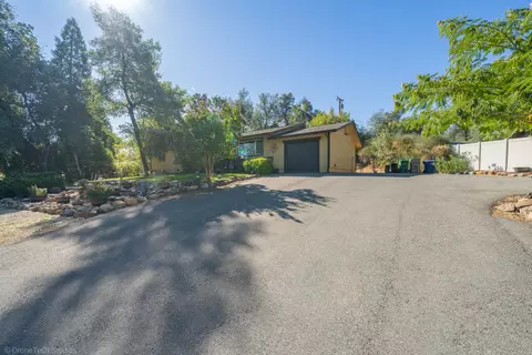 Exterior - 3059 Quartz Hill Rd, Redding, CA 96003 photo 7 of 23