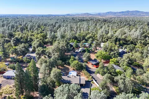 View/Area - 3059 Quartz Hill Rd, Redding, CA 96003 photo 3 of 13