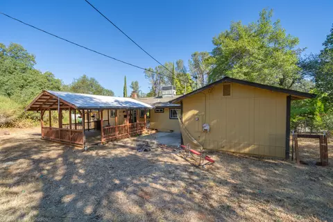 Exterior - 3059 Quartz Hill Rd, Redding, CA 96003 photo 18 of 23