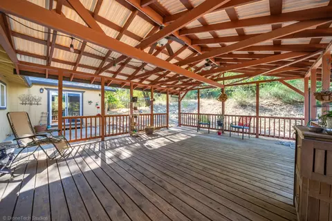 Exterior - 3059 Quartz Hill Rd, Redding, CA 96003 photo 8 of 23