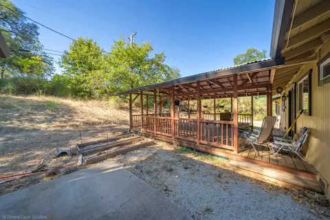 Exterior - 3059 Quartz Hill Rd, Redding, CA 96003 photo 16 of 23
