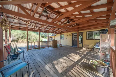 Exterior - 3059 Quartz Hill Rd, Redding, CA 96003 photo 2 of 23