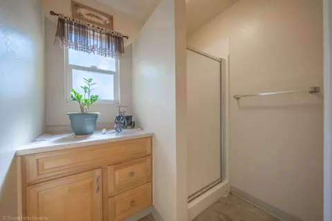 Bath - 3059 Quartz Hill Rd, Redding, CA 96003 photo 6 of 6