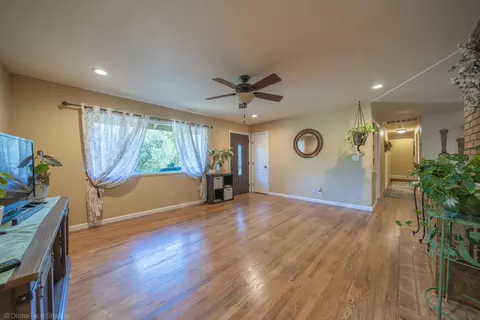 Living - 3059 Quartz Hill Rd, Redding, CA 96003 photo 3 of 4