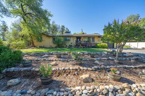 3059 Quartz Hill Rd, Redding, CA 96003