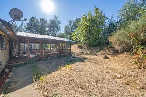 Exterior - 3059 Quartz Hill Rd, Redding, CA 96003 photo 12 of 23
