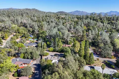 View/Area - 3059 Quartz Hill Rd, Redding, CA 96003 photo 7 of 13