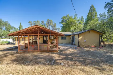 Exterior - 3059 Quartz Hill Rd, Redding, CA 96003 photo 19 of 23