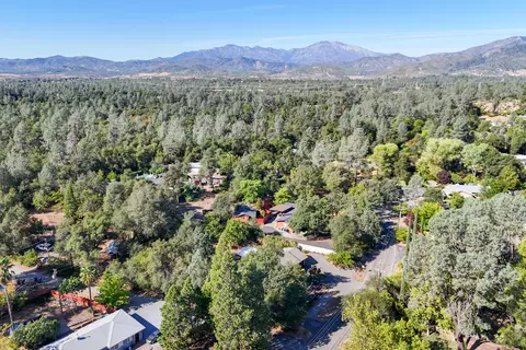 View/Area - 3059 Quartz Hill Rd, Redding, CA 96003 photo 1 of 13