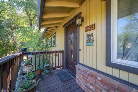 Exterior - 3059 Quartz Hill Rd, Redding, CA 96003 photo 4 of 23