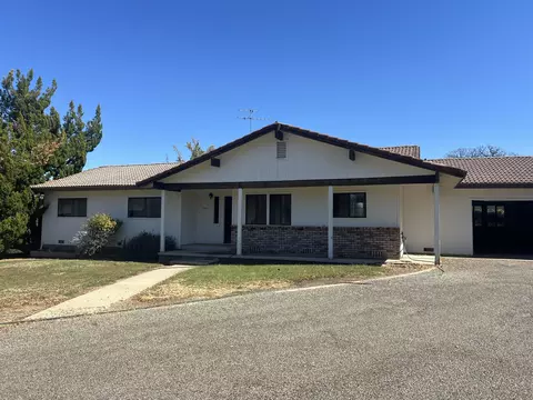 4349 Locust Rd, Anderson, CA 96007