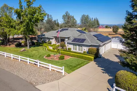 16550 Bamboo Ct, Anderson, CA 96007