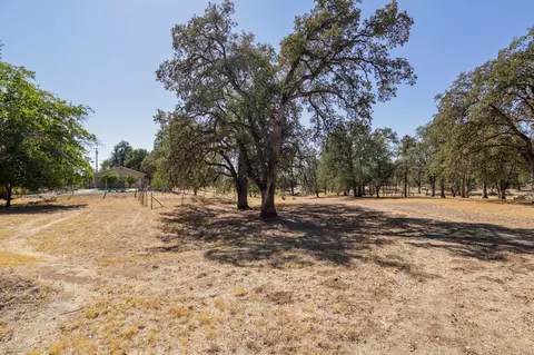 15905 Delano Dr, Redding, CA 96001 photo 4