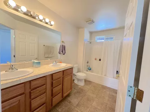 Bath - 608 Marijean Way, Redding, CA 96003 photo 2 of 4