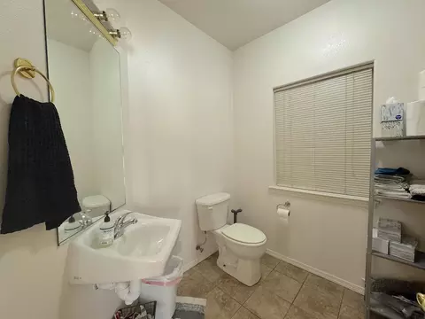 Bath - 608 Marijean Way, Redding, CA 96003 photo 3 of 4