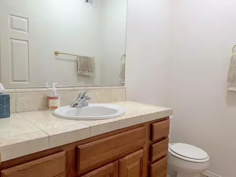 Bath - 608 Marijean Way, Redding, CA 96003 photo 1 of 4