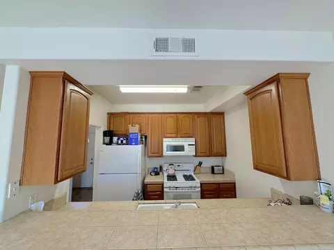 Kitchen - 608 Marijean Way, Redding, CA 96003 photo 2 of 4