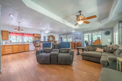 Entry Way - 28832 Whitmore Rd, Whitmore, CA 96096 photo 2 of 2