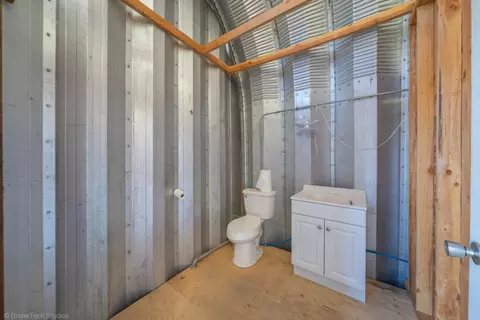 Bath - 28832 Whitmore Rd, Whitmore, CA 96096 photo 4 of 4