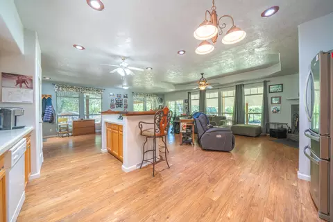 Kitchen - 28832 Whitmore Rd, Whitmore, CA 96096 photo 4 of 6