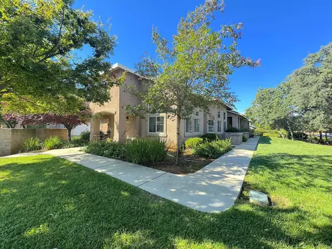 1246 Mighty Oak Ln, Redding, CA 96002 photo 2