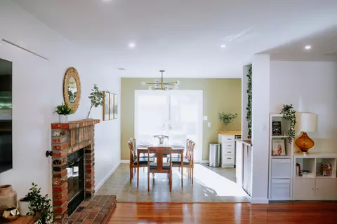 Dining - 2910 East Way, Redding, CA 96002 photo 1 of 3