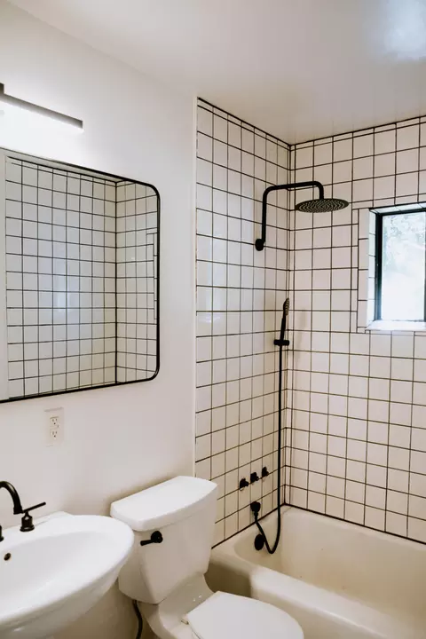 Bath - 2910 East Way, Redding, CA 96002 photo 1 of 1
