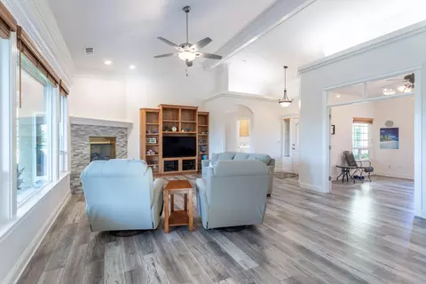 Living - 1814 Harvard Way, Redding, CA 96003 photo 4 of 4