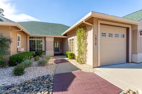 Exterior - 1814 Harvard Way, Redding, CA 96003 photo 5 of 15