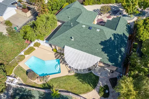 View/Area - 1814 Harvard Way, Redding, CA 96003 photo 6 of 7