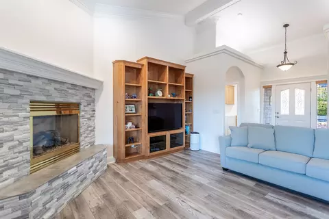 Living - 1814 Harvard Way, Redding, CA 96003 photo 1 of 4
