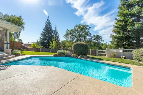Exterior - 1814 Harvard Way, Redding, CA 96003 photo 9 of 15