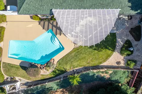 Exterior - 1814 Harvard Way, Redding, CA 96003 photo 15 of 15