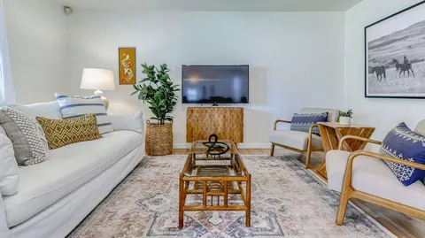 Living - 1025 Gold St, Redding, CA 96002 photo 2 of 3