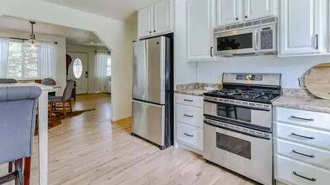 Kitchen - 1025 Gold St, Redding, CA 96002 photo 2 of 3