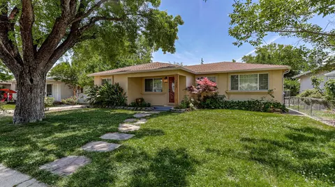 1025 Gold St, Redding, CA 96002