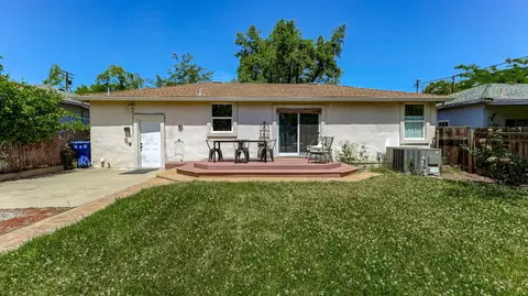 Exterior - 1025 Gold St, Redding, CA 96002 photo 12 of 15