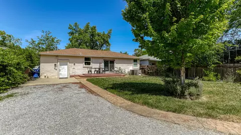 Exterior - 1025 Gold St, Redding, CA 96002 photo 13 of 15