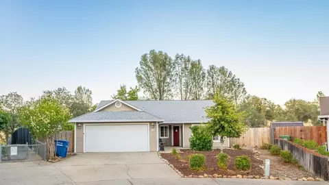 515 Arbuckle Ct, Redding, CA 96003