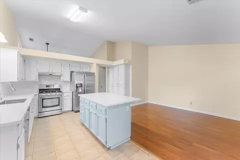 515 Arbuckle Ct, Redding, CA 96003 photo 14