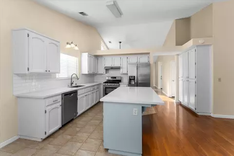 515 Arbuckle Ct, Redding, CA 96003 photo 9