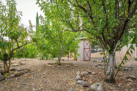 515 Arbuckle Ct, Redding, CA 96003 photo 38