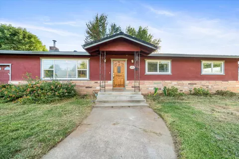 5824 Green Acres Dr, Anderson, CA 96007