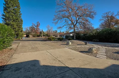 1265 Norman Dr, Redding, CA 96002 photo 4